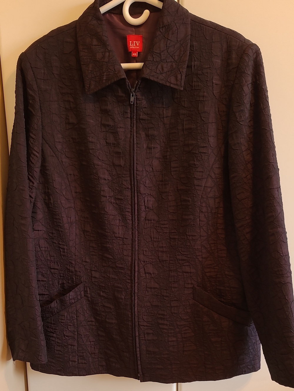 Ladies Textured Zip Jacket in Deep Burgandy